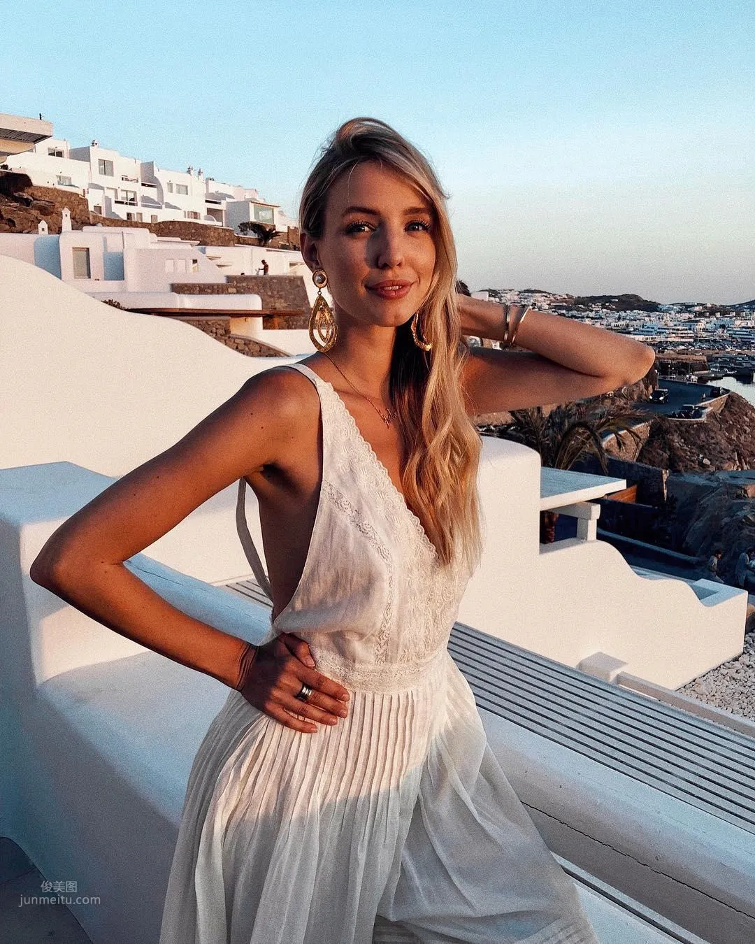 The Most Beautiful Scenery in the World! Elegant Beauty "Leonie Hanne" Travels the World and Gains a Million Fans photo 13