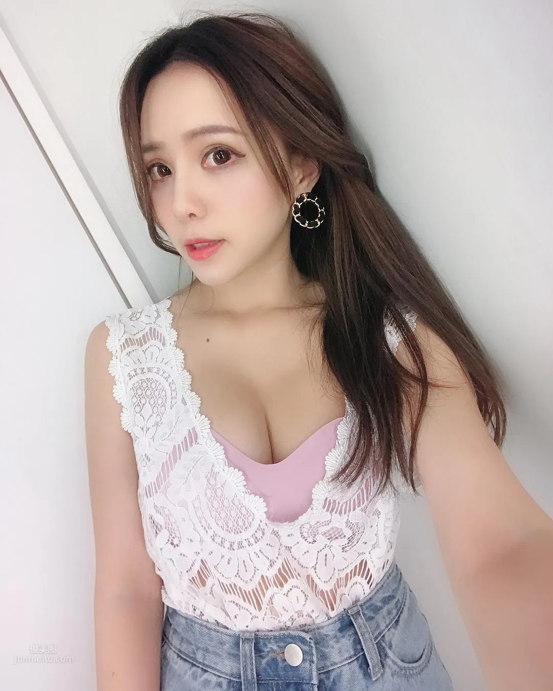 賴培培- 愛穿比基尼的核彈級正妹 10
