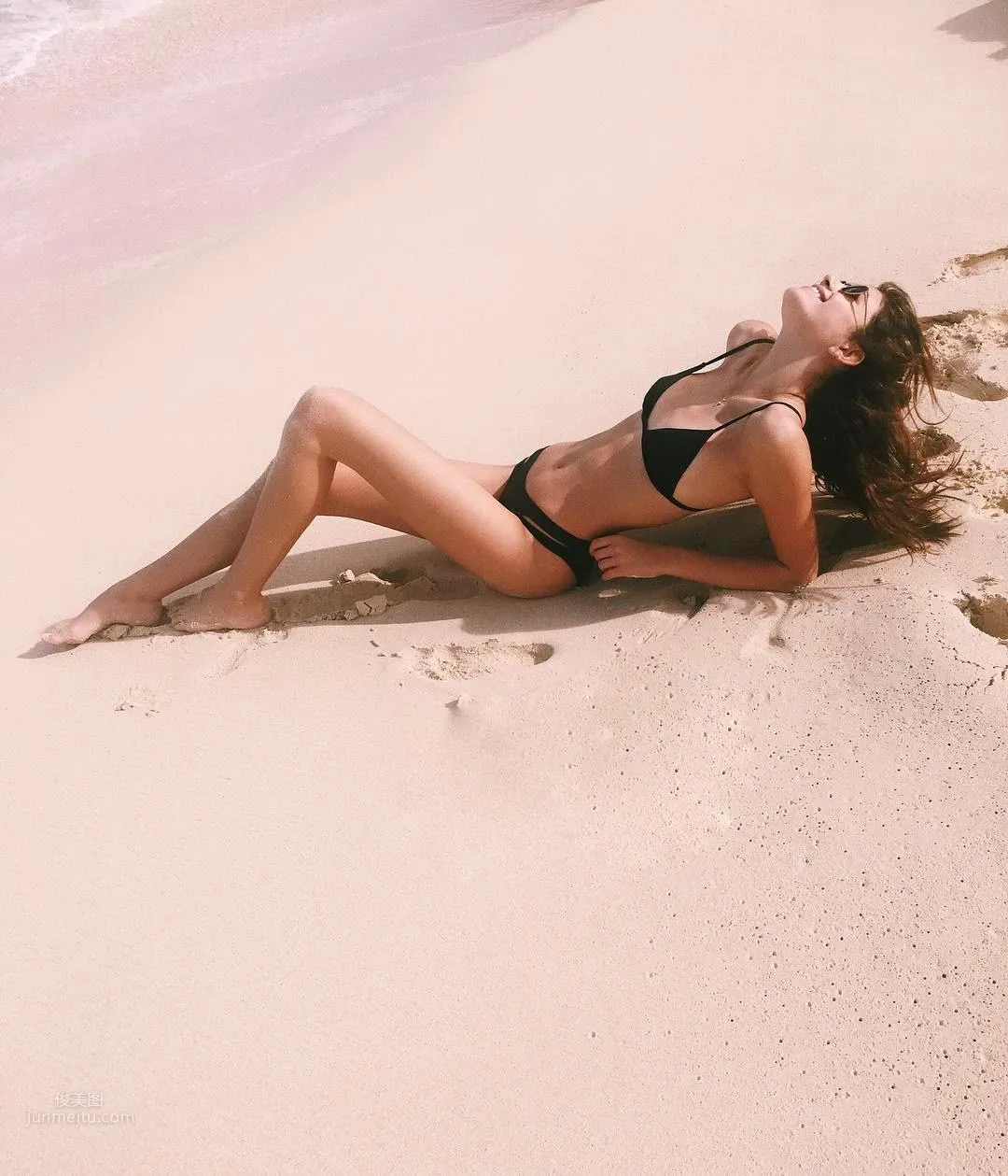 Kaia Gerber - Most Beautiful Second-Generation Star with Unbelievably Long Legs photo 3