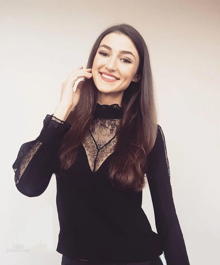 Maria Tretjakova- 飽滿身材狂刷存在感超震撼 6