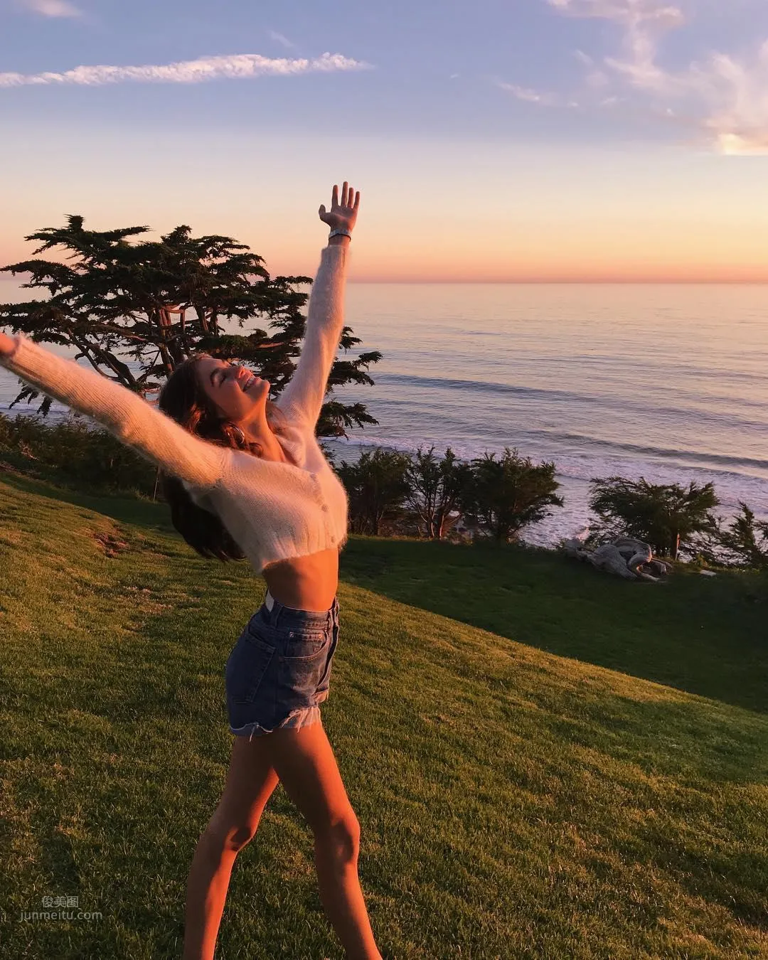 Kaia Gerber - Most Beautiful Second-Generation Star with Unbelievably Long Legs photo 14