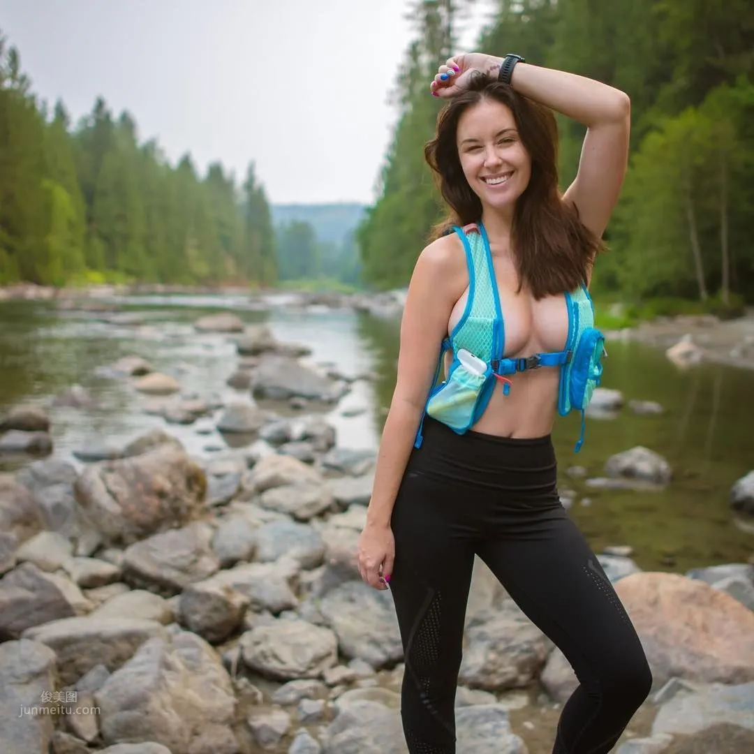 Meg LeeAnn Turney: Cos photo 2