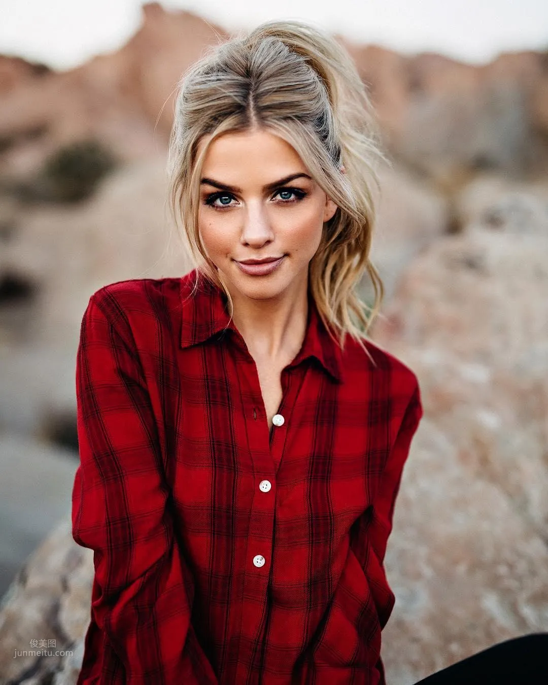 Marina Laswick - Canadian Beauty Blogger Private Shoot photo 23