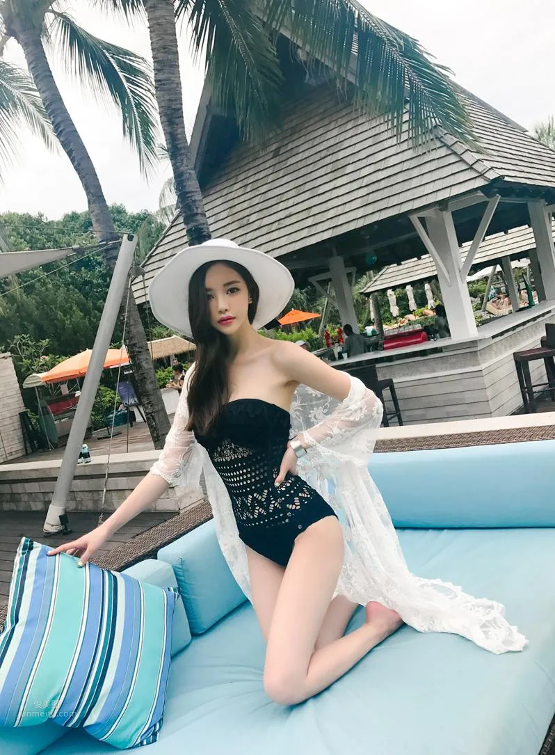 Son Yoon Joo - 2017 Bikini Photo Collection Two photo 4