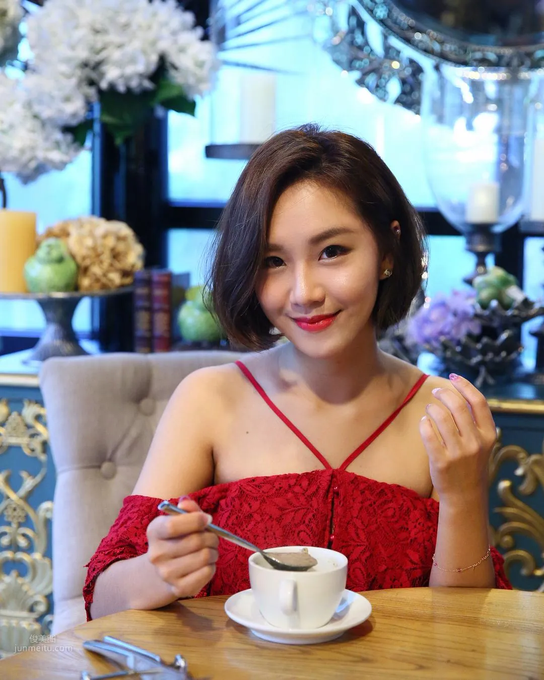 Qiou Nabang Ni - Elegant Air Stewardess in a Gown with a Deep Front Opening photo 22