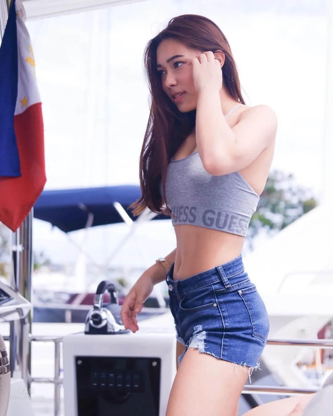 Kim Cruz, High-Cut Swimsuit Shows Off Sexy Honey Legs! photo 7
