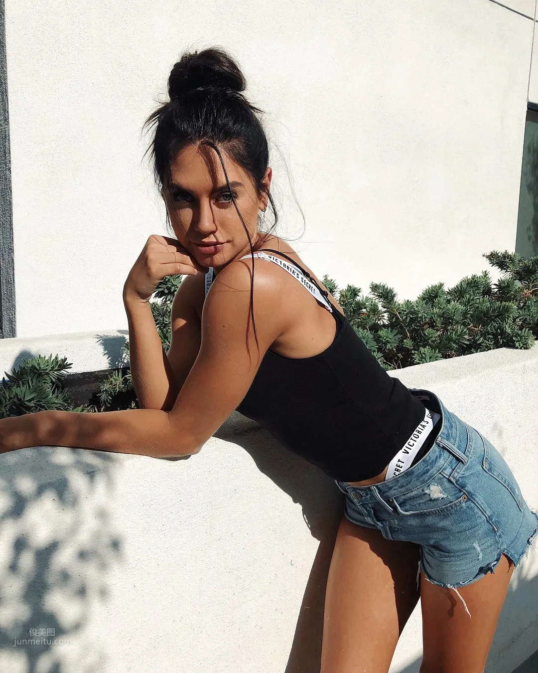 Caley-Rae Pavillard, Beautiful and Talented Beauty Bikini Photos photo 32