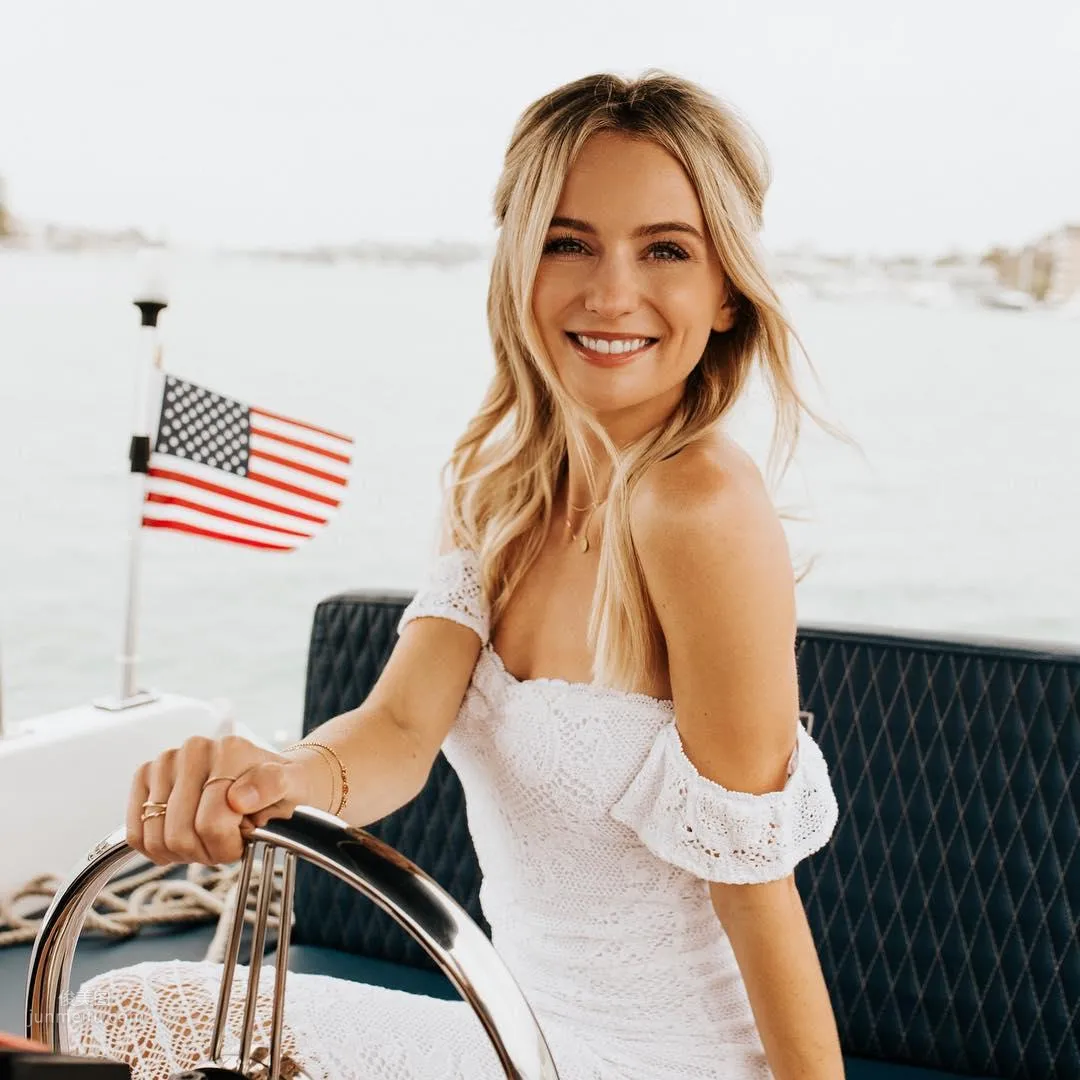 Lauren Bushnell-「气质甜心」如移动式人间美景_21