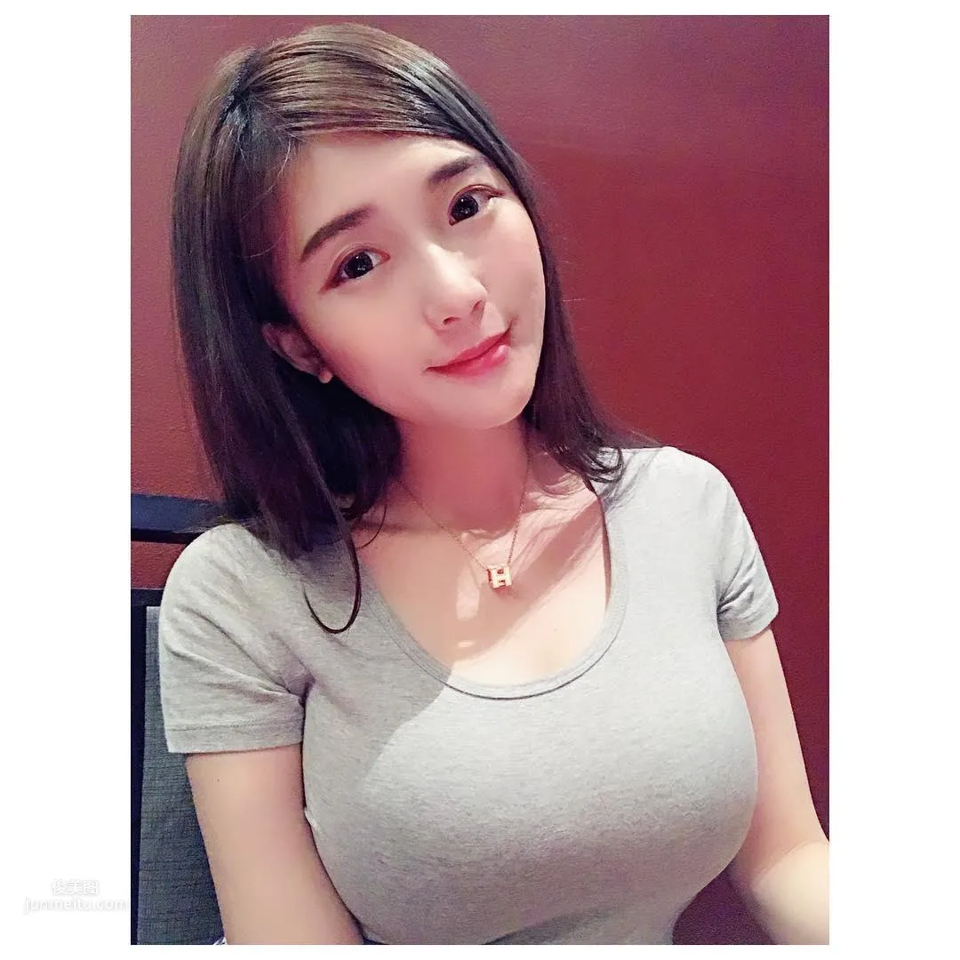 謝薇安Vivian- 台灣正妹大秀深邃事業線 29