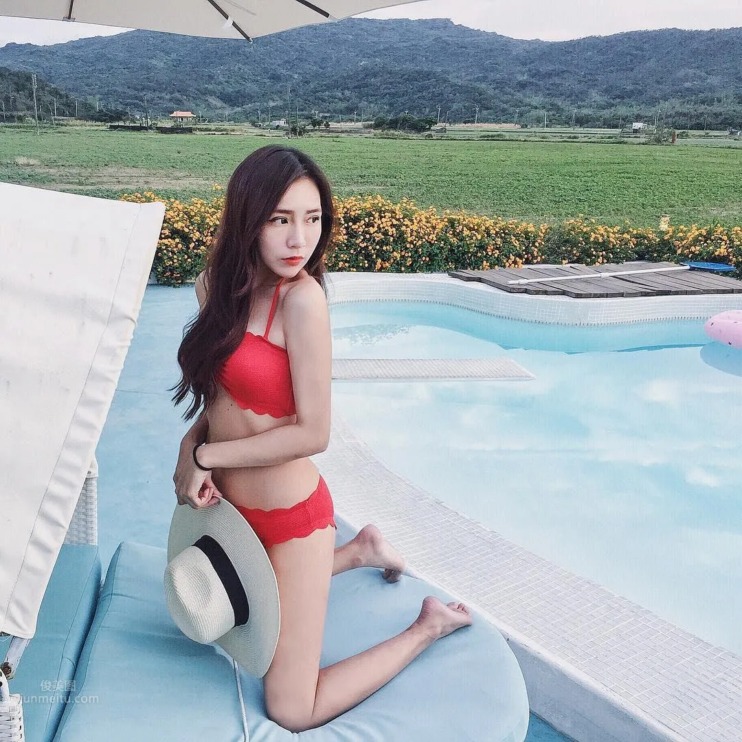 Xie Pei, Hot Online Shop Owner with a Super Sexy Figure photo 12