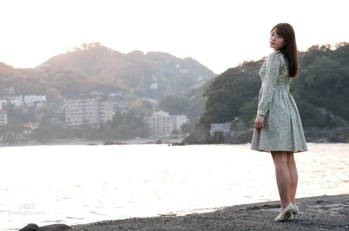 Megumi Haruna, 2018 Japanese Weekly Magazine Photo Collection photo 7
