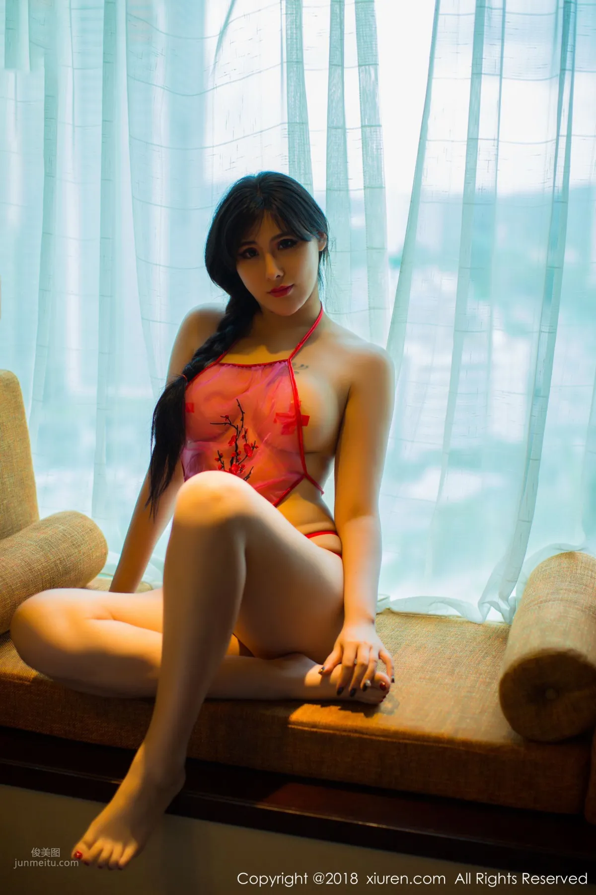 魅惑女神孟狐狸 粉色的透视肚兜_3