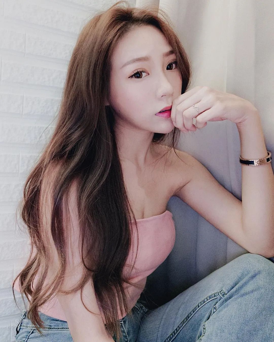 Xie Pei, Hot Online Shop Owner with a Super Sexy Figure photo 28