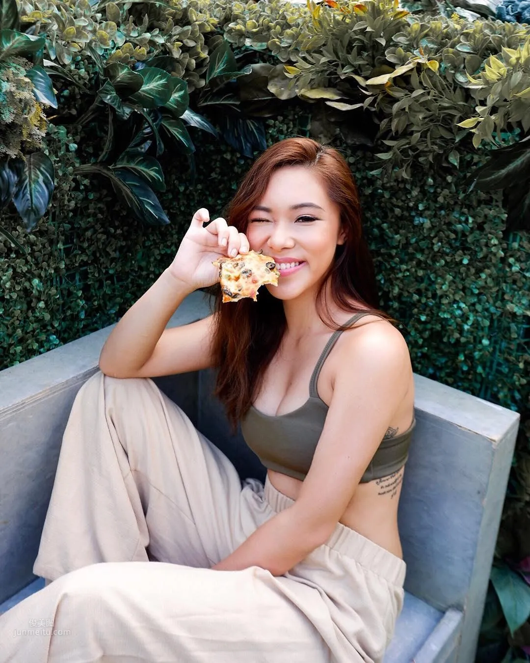 Kim Cruz, High-Cut Swimsuit Shows Off Sexy Honey Legs! photo 23