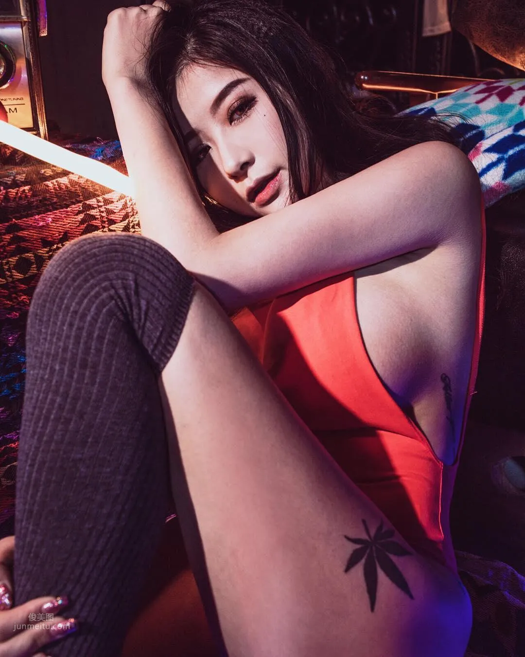 Vanessa Wong, Super Round Curves Capture Your Eyes! photo 13