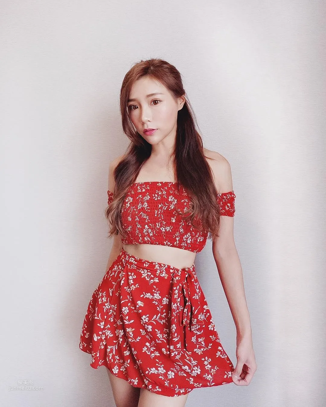 Xie Pei, Hot Online Shop Owner with a Super Sexy Figure photo 23