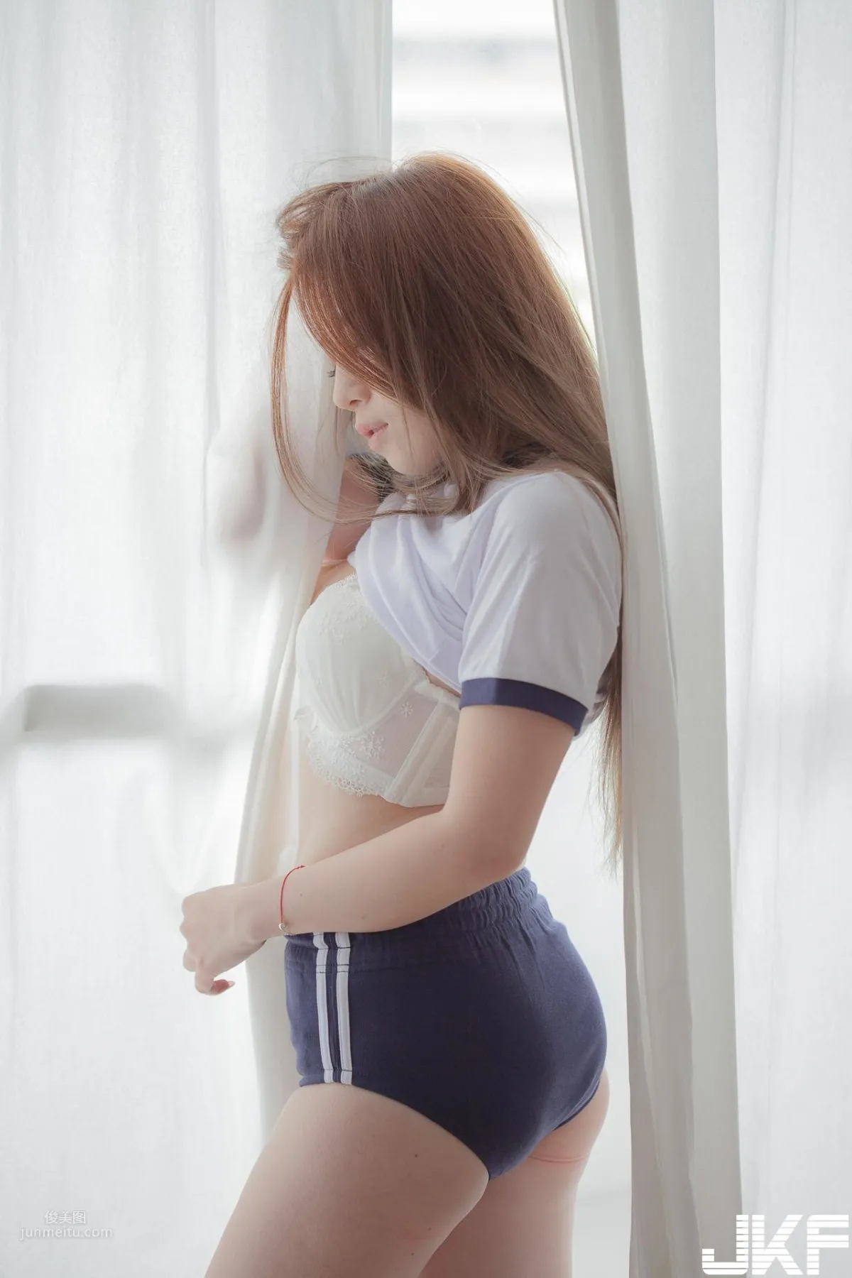 Ji Bao, The Oppai Little Wild Horse's Lingerie Temptation! photo 4