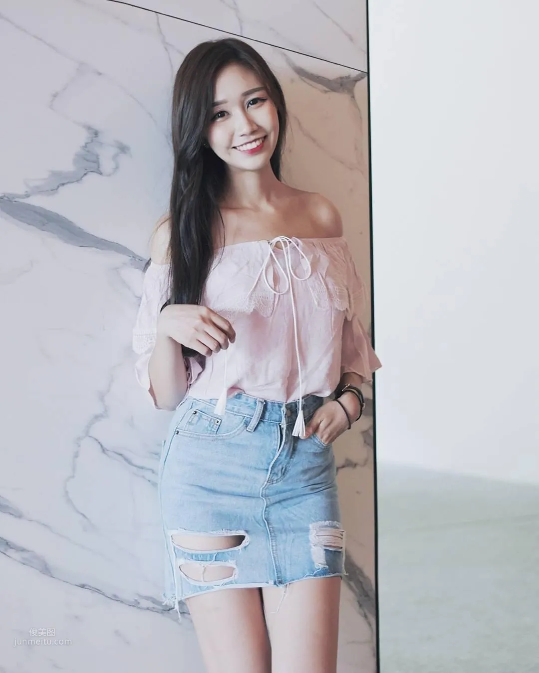 Tng Joey - Malaysian Girl with a Slim Waist and Big Bust, First-Class Curves photo 9