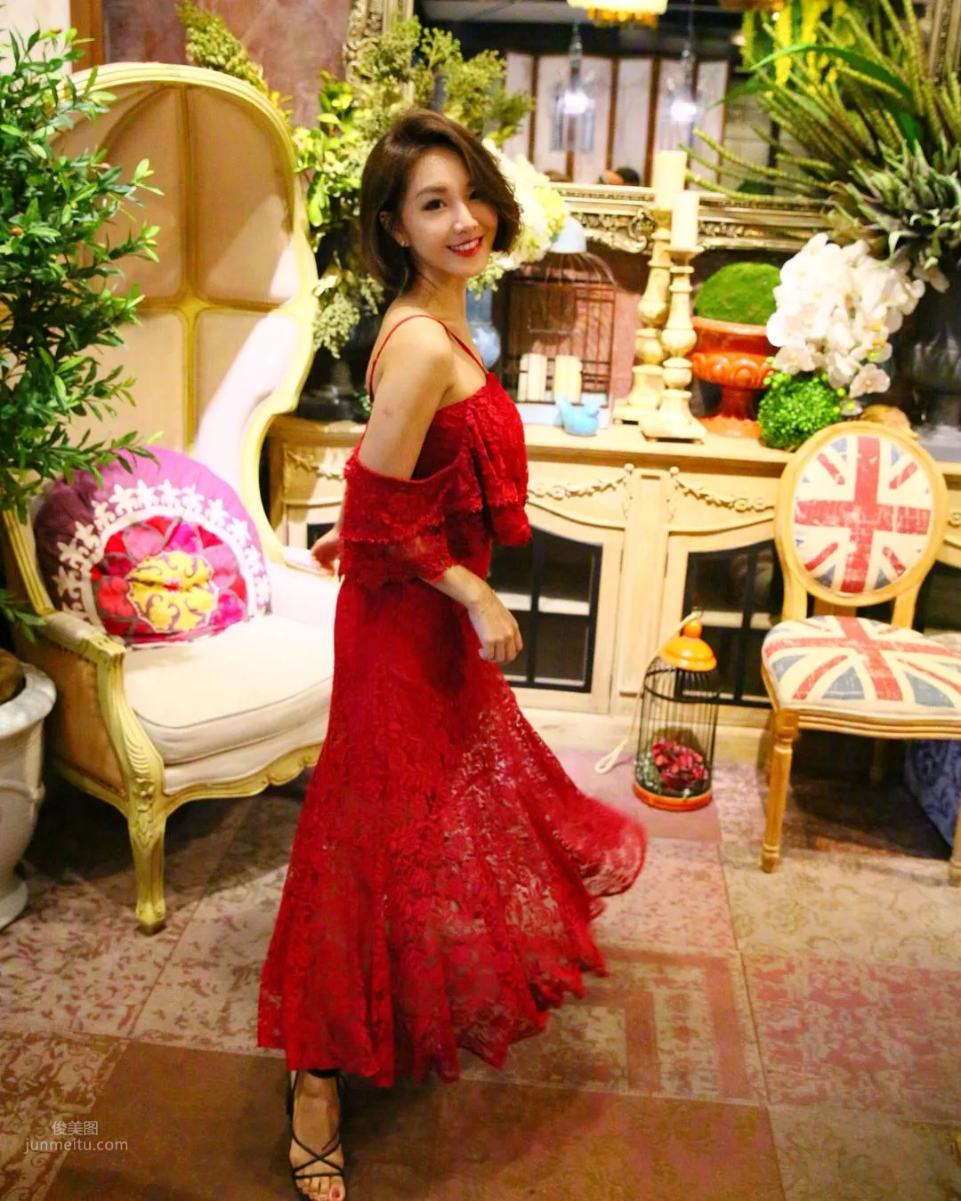Qiou Nabang Ni - Elegant Air Stewardess in a Gown with a Deep Front Opening photo 27
