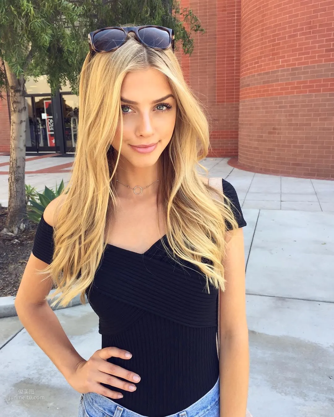 Marina Laswick - Canadian Beauty Blogger Private Shoot photo 13