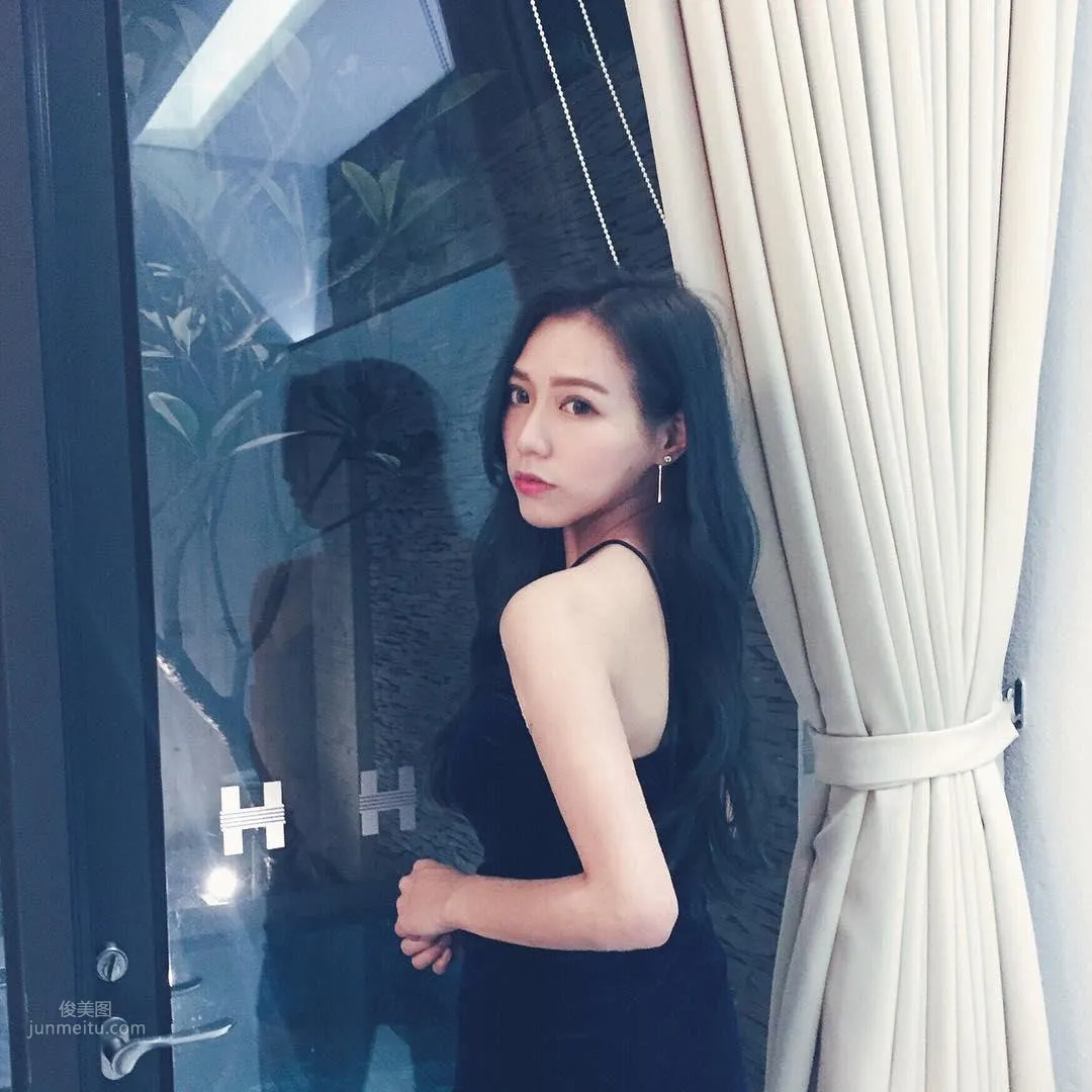 Xie Pei, Hot Online Shop Owner with a Super Sexy Figure photo 7