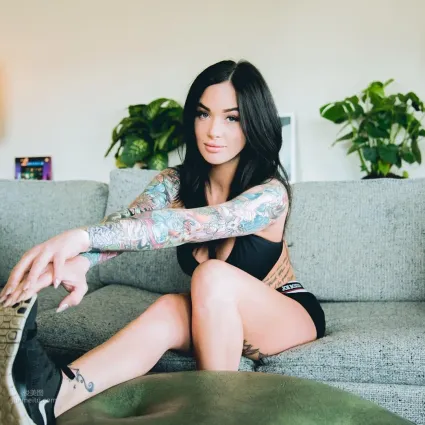 Jessica Wilde- 「刺青妹」狂野性感力大爆發