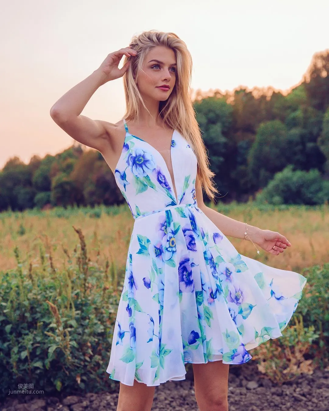 Marina Laswick - Canadian Beauty Blogger Private Shoot photo 45