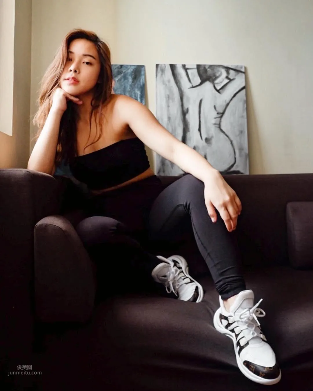 Kim Cruz, High-Cut Swimsuit Shows Off Sexy Honey Legs! photo 31