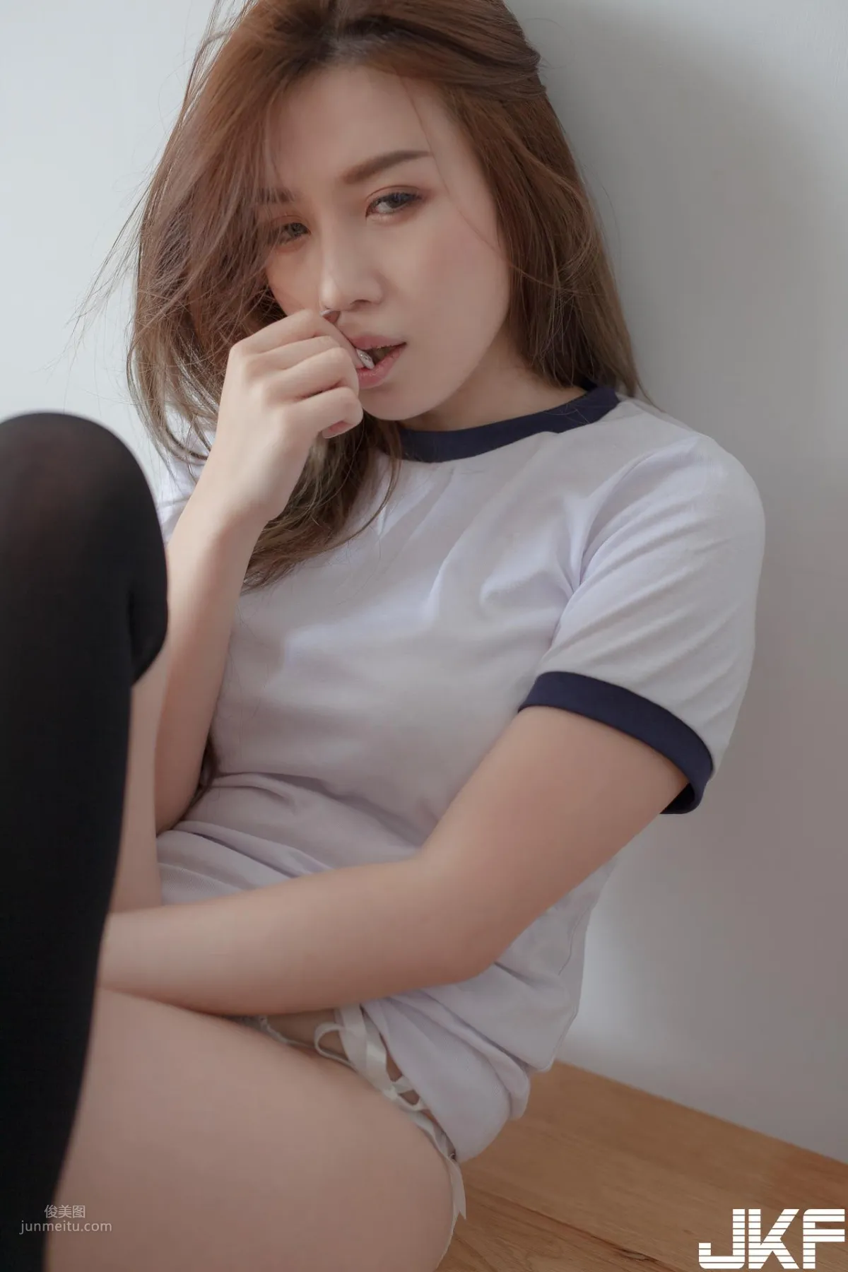 Ji Bao, The Oppai Little Wild Horse's Lingerie Temptation! photo 12
