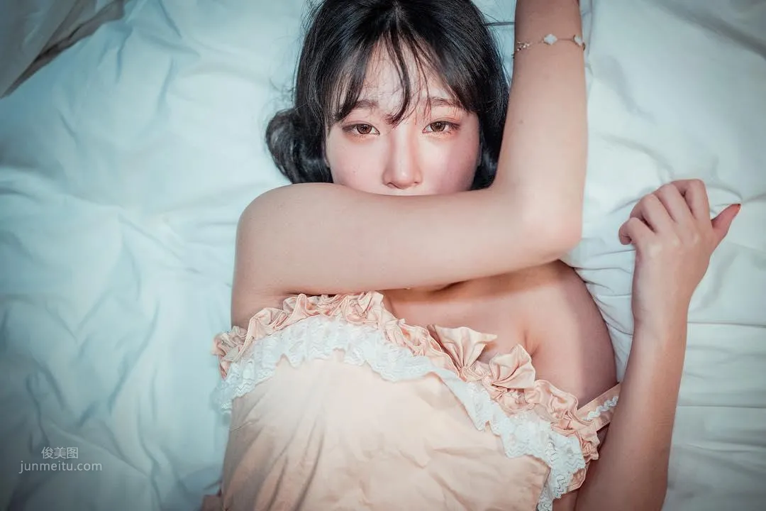 Jiang Renqing, Ethereal Short-Haired Beauty Private Shoot photo 40