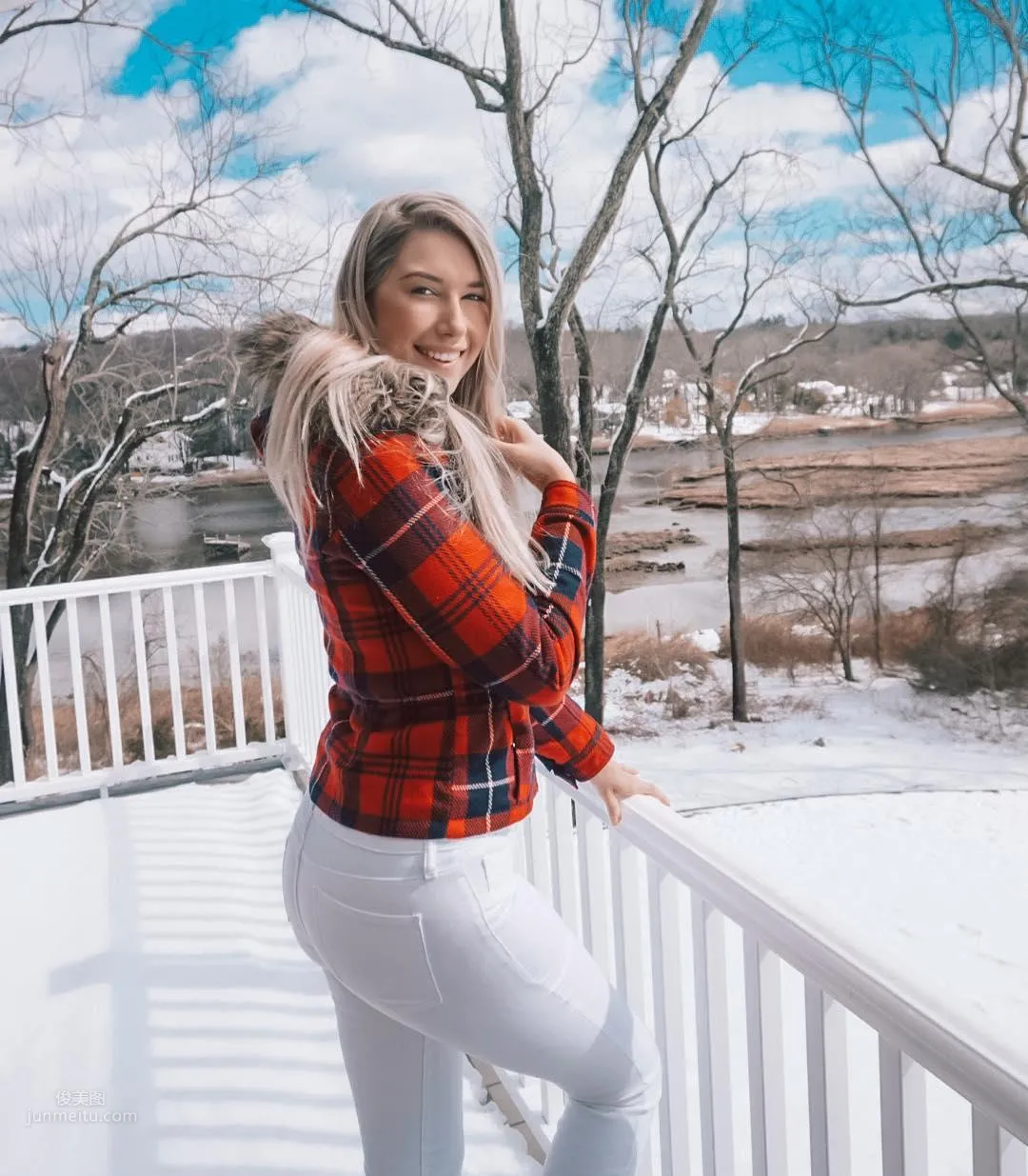 Noelle Foley, Tall 10-Head Body Beauty with Outstanding Elegance photo 14