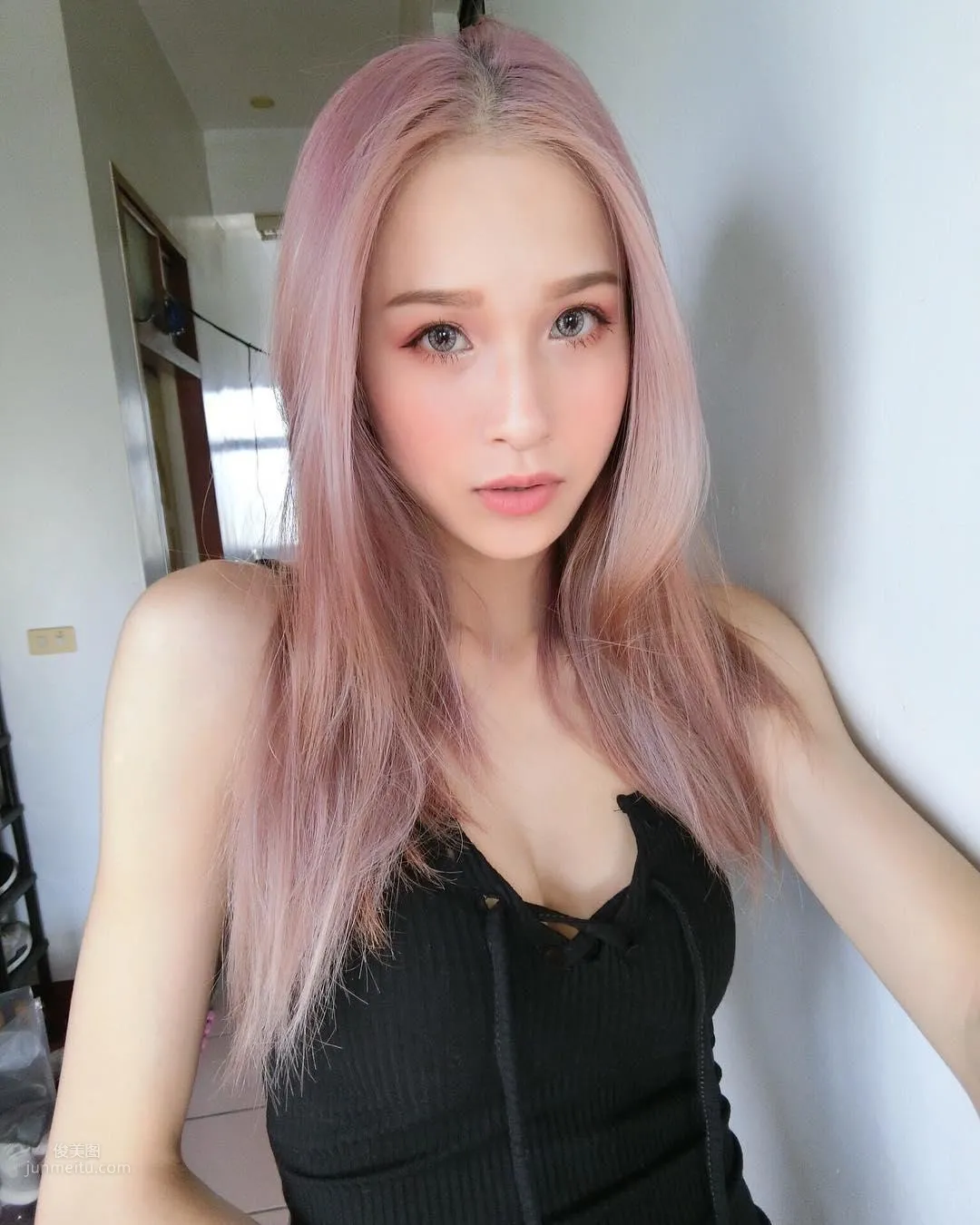 Wan Zhen: Photo Set 2024 photo 9