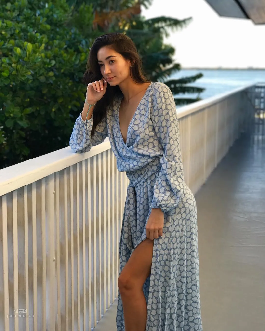 Olivia Pascale - Goddess! The Elegant Beauty Brings Her Own Healing Holy Light photo 7
