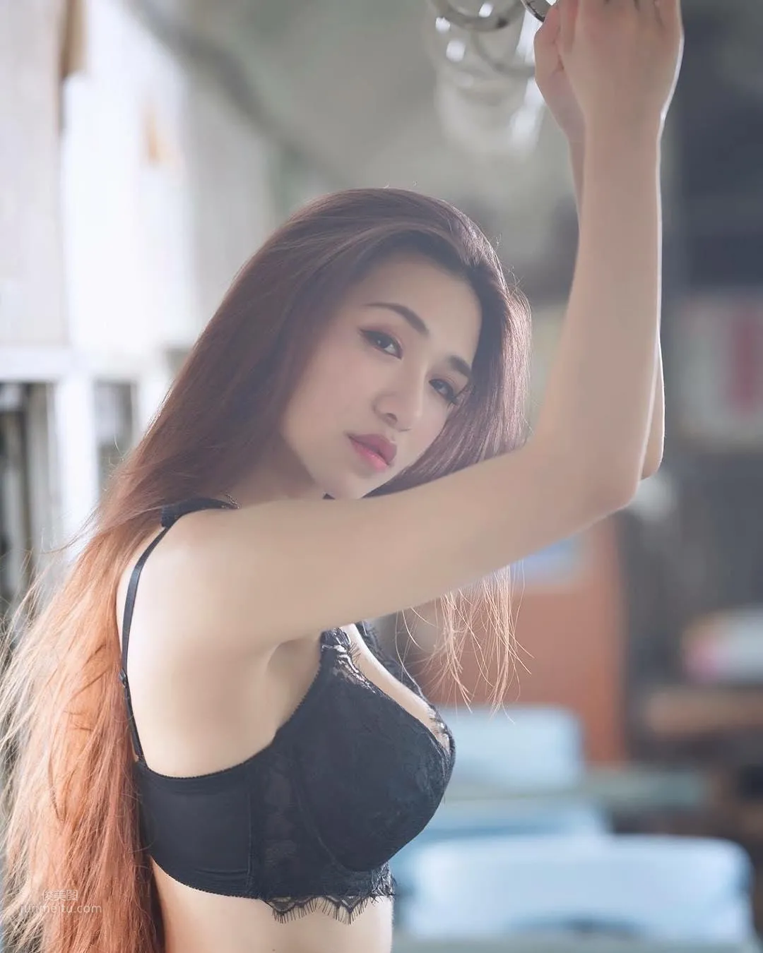Aqq Cami, Long-Legged Hot Model with a Dazzling Look Is So Charming photo 11