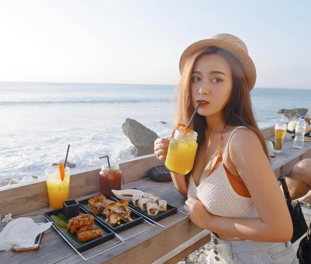 大马正妹Zacklyn Lee 最新ins社交媒体图片_25