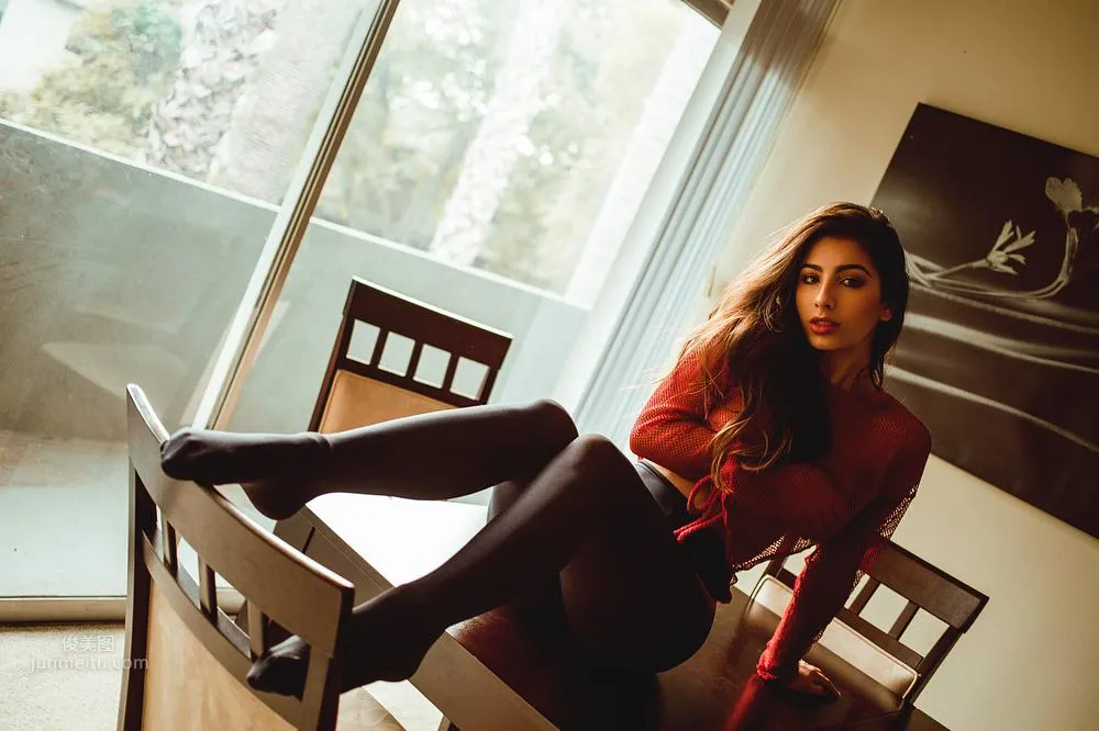 Anna Sofia-「誘人美腿」性感大突破 32