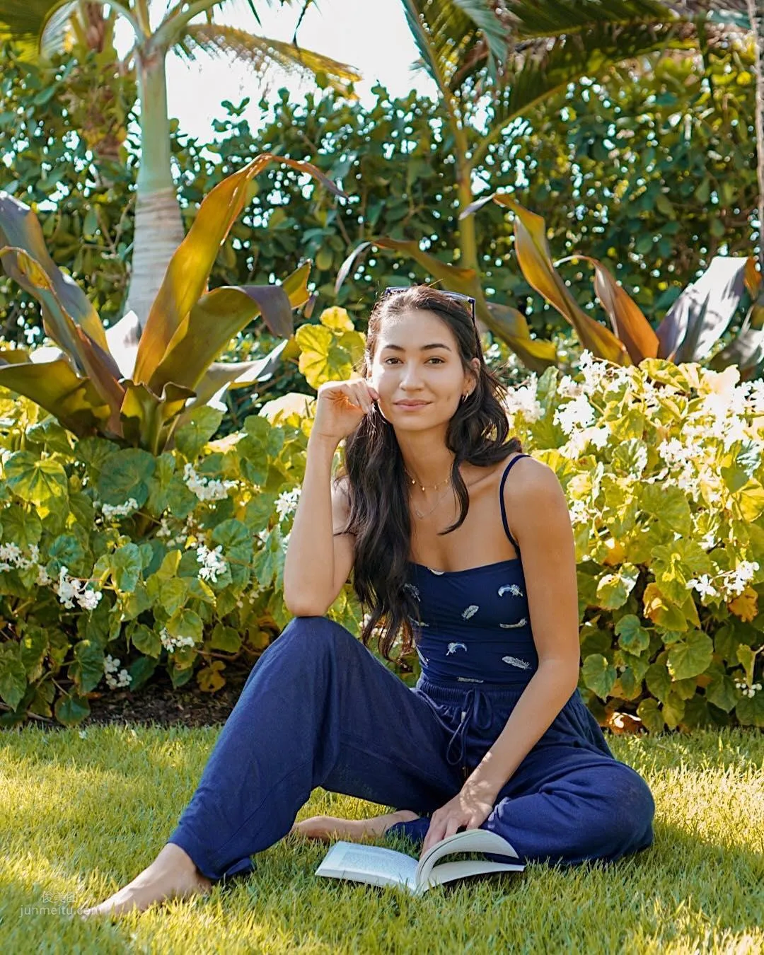 Olivia Pascale - Goddess! The Elegant Beauty Brings Her Own Healing Holy Light photo 24