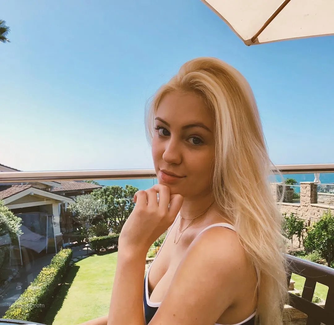 Ava Sambora: Photo Set 2022 photo 32