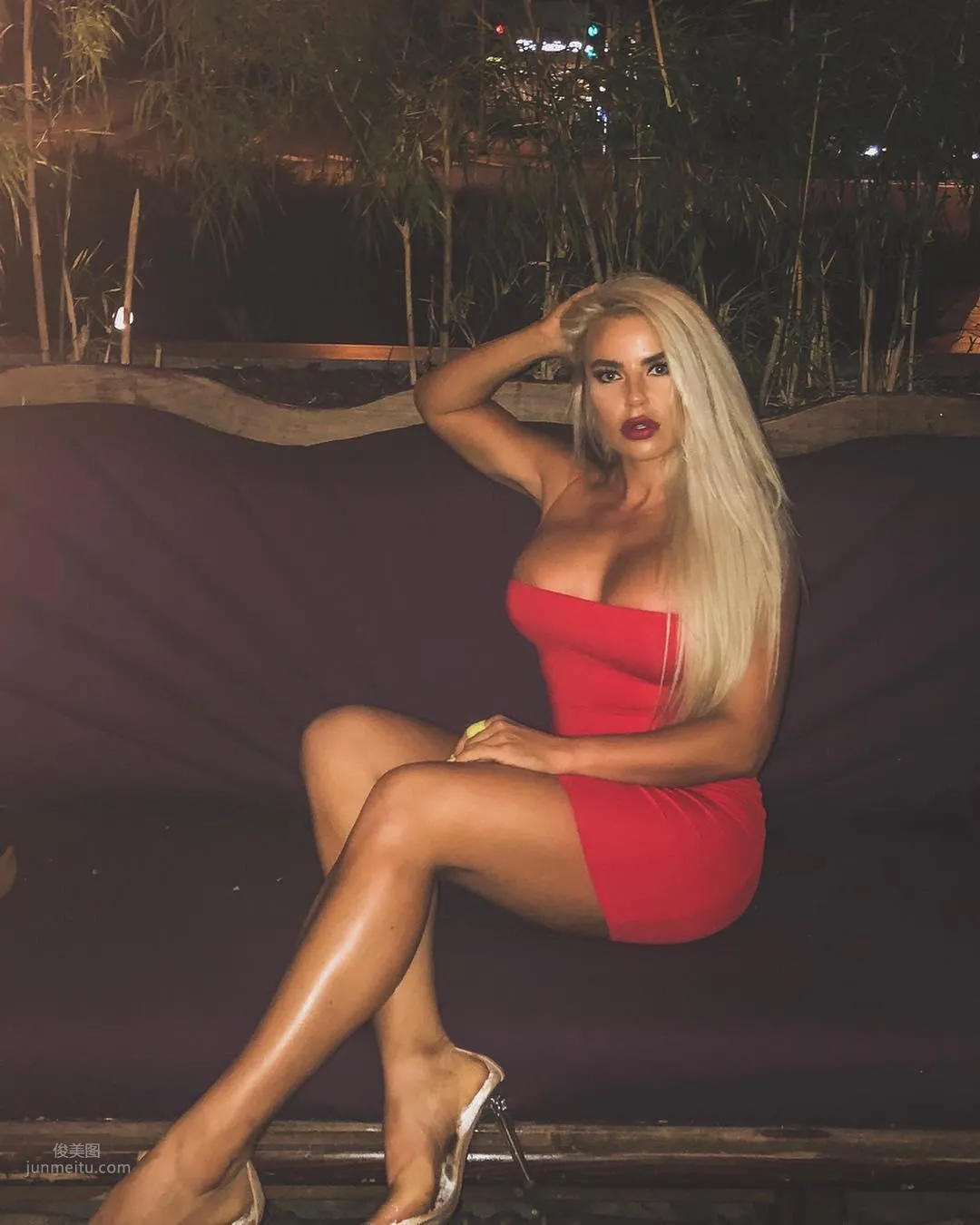 Holly Barker - American-Size Portions, So Wild It Leaves You Breathless photo 31