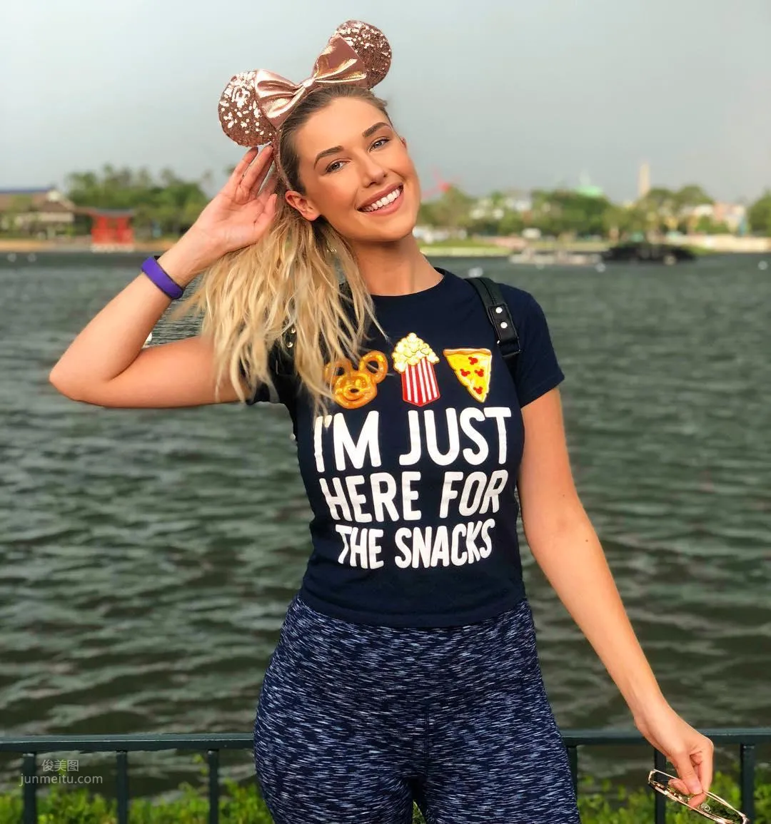 Noelle Foley, Tall 10-Head Body Beauty with Outstanding Elegance photo 23