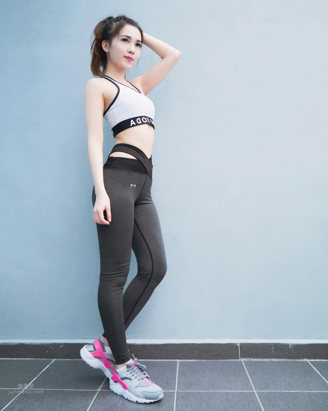 AirAsia Pretty Flight Attendant Mabel Goo, Candid Photos Went Viral Online and She Became Famous by Accident photo 21