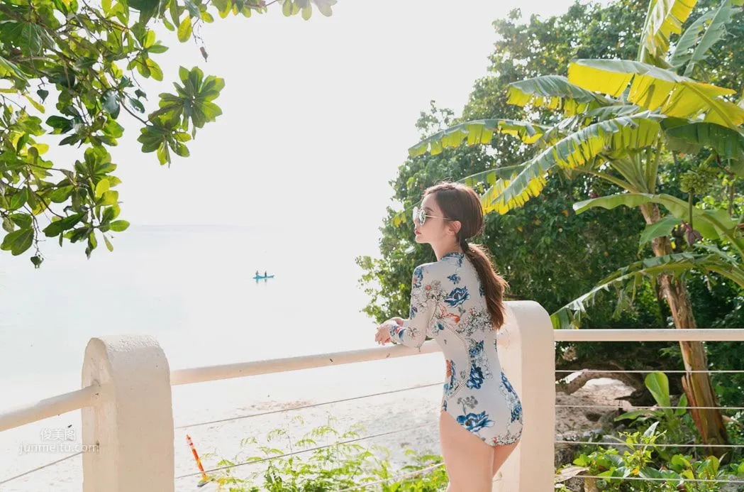 Son Yoon Joo - 2018 Swimsuit Collection Series 2 photo 27