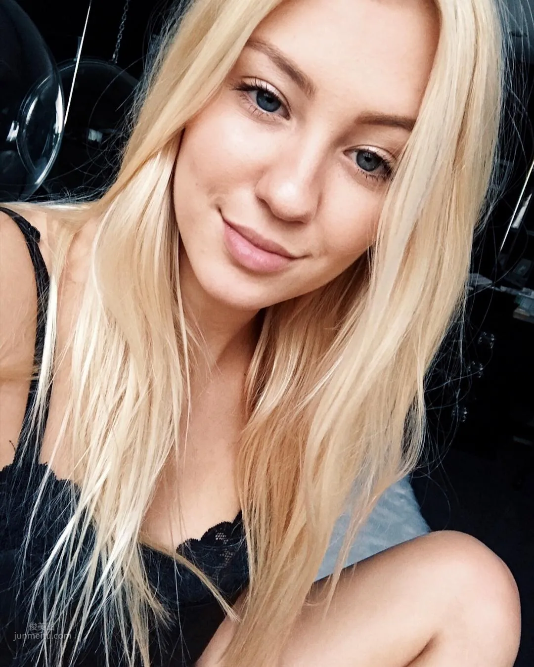 Ava Sambora: Photo Set 2022 photo 39