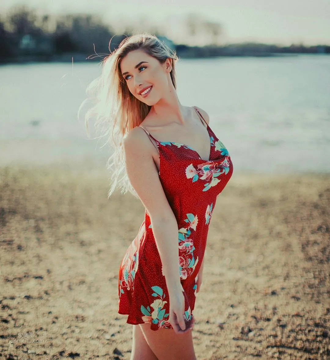 Noelle Foley, Tall 10-Head Body Beauty with Outstanding Elegance photo 16