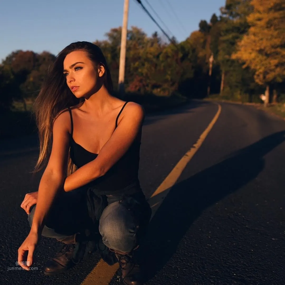 Caitlin Christine- 甜心正妹「一鍵開啟」銷魂模式 9