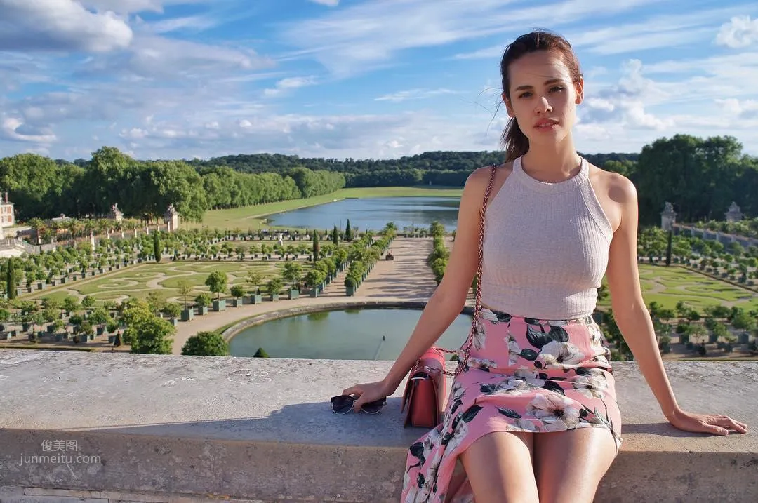 Natalie Pickles, A Charming Chinese-British Mixed-Race Beauty photo 7