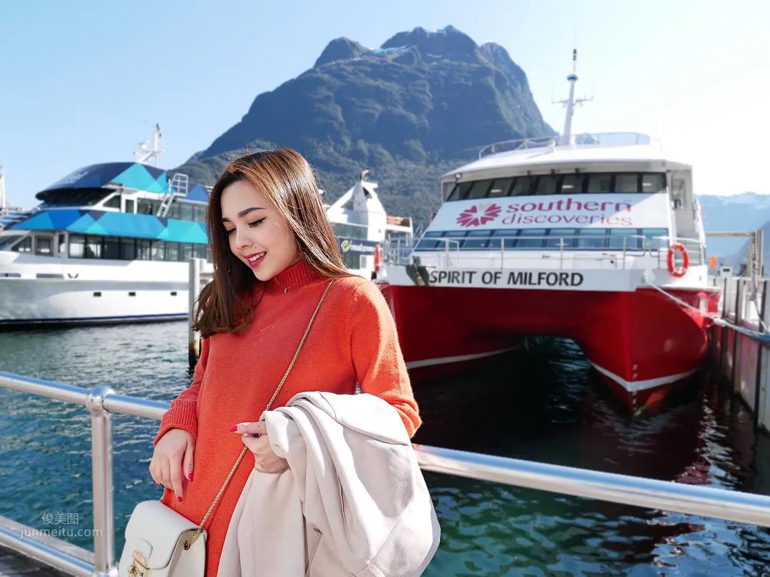 AirAsia Pretty Flight Attendant Mabel Goo, Candid Photos Went Viral Online and She Became Famous by Accident photo 28