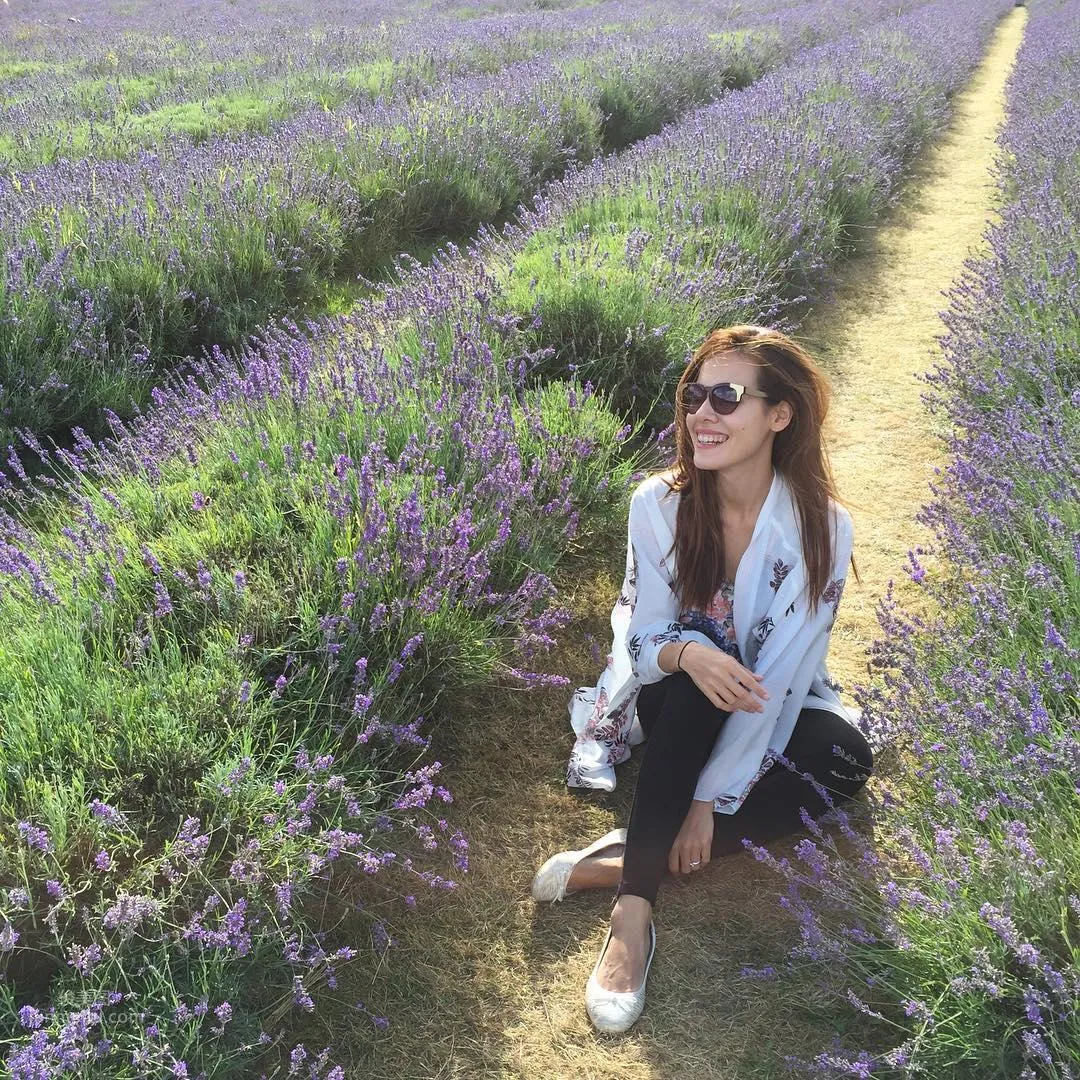 Natalie Pickles, A Charming Chinese-British Mixed-Race Beauty photo 6