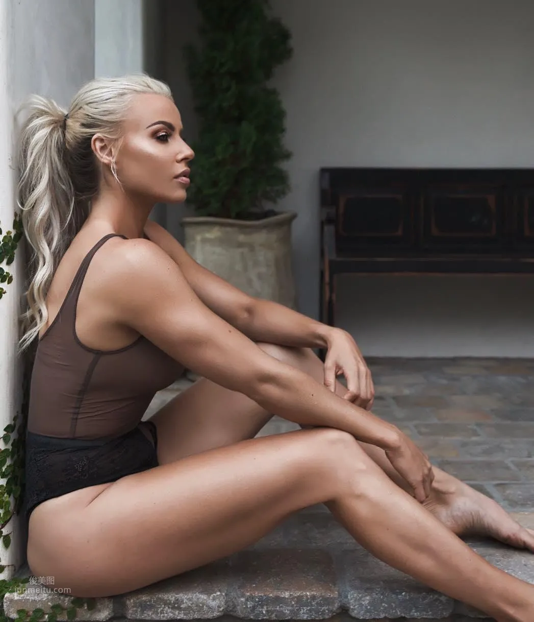 Holly Barker - American-Size Portions, So Wild It Leaves You Breathless photo 20