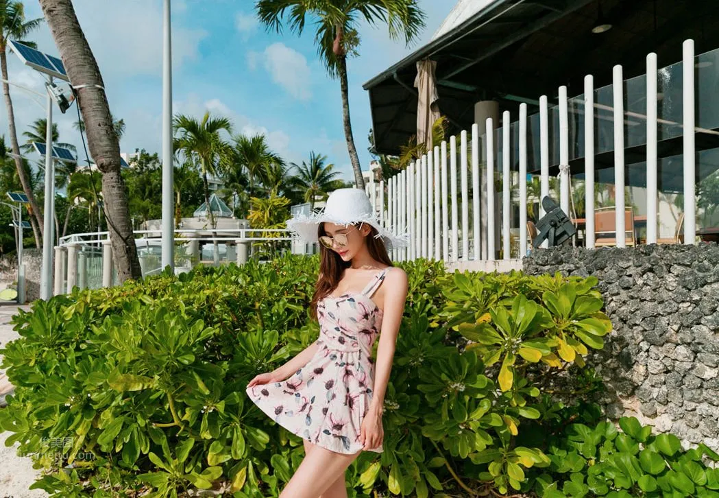 Son Yoon Joo - 2018 Swimsuit Collection Series 2 photo 9